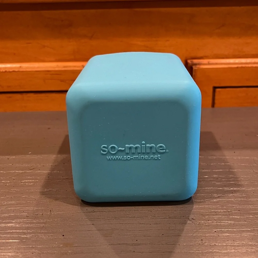 So Mine Blue Silicone Desk Pencil Holder
